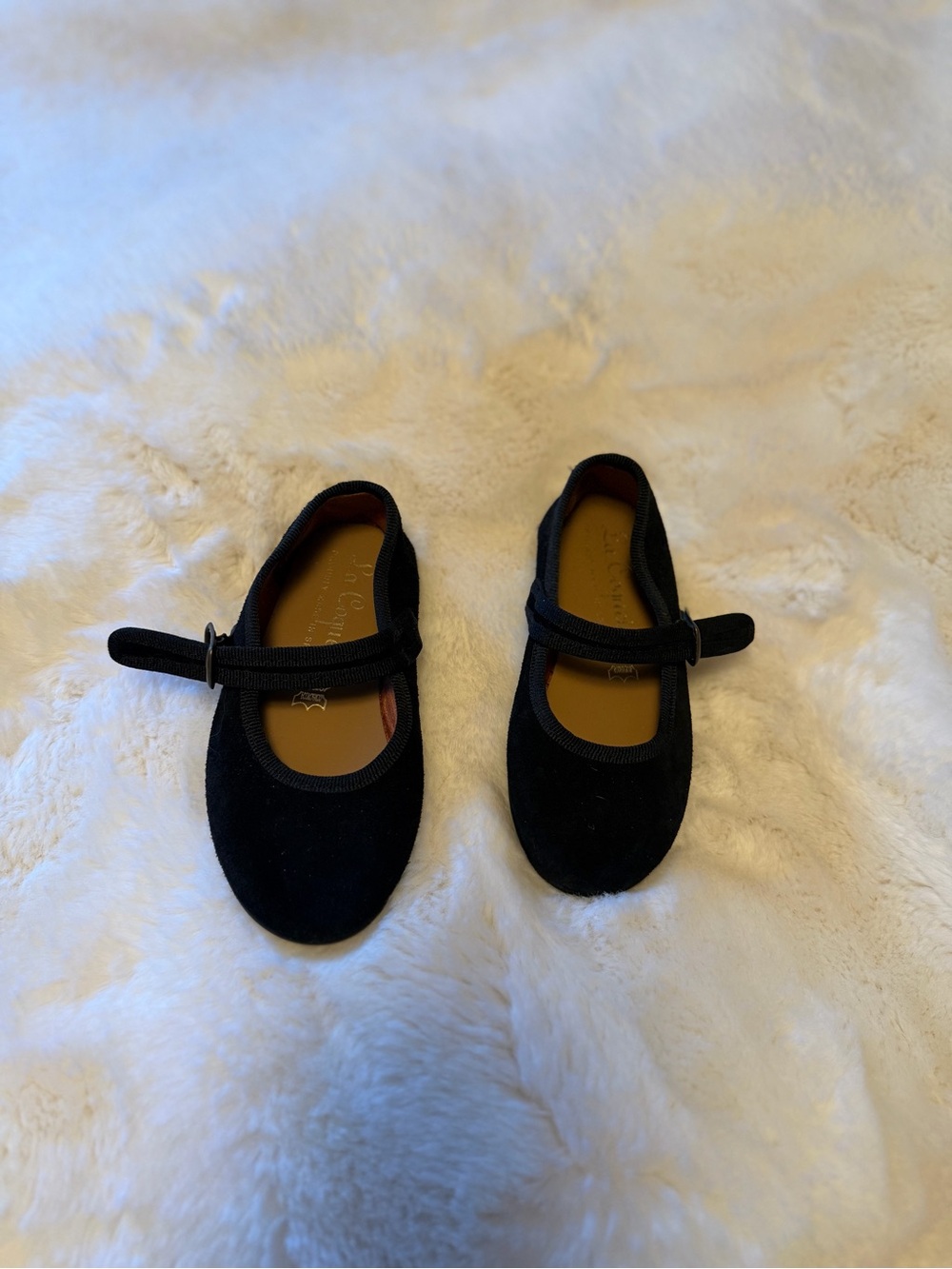 La Coqueta Black Mary Jane Dress Shoes for Kids - Picture 4 of 5